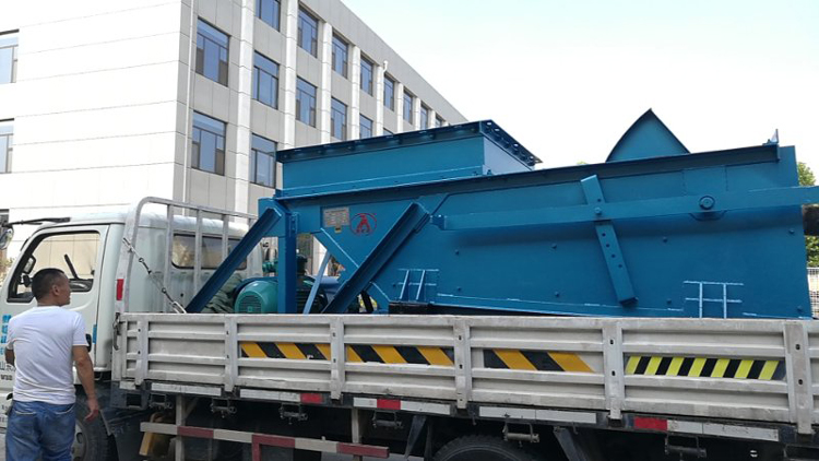 山東礦安一批往復式給煤機發(fā)往河南