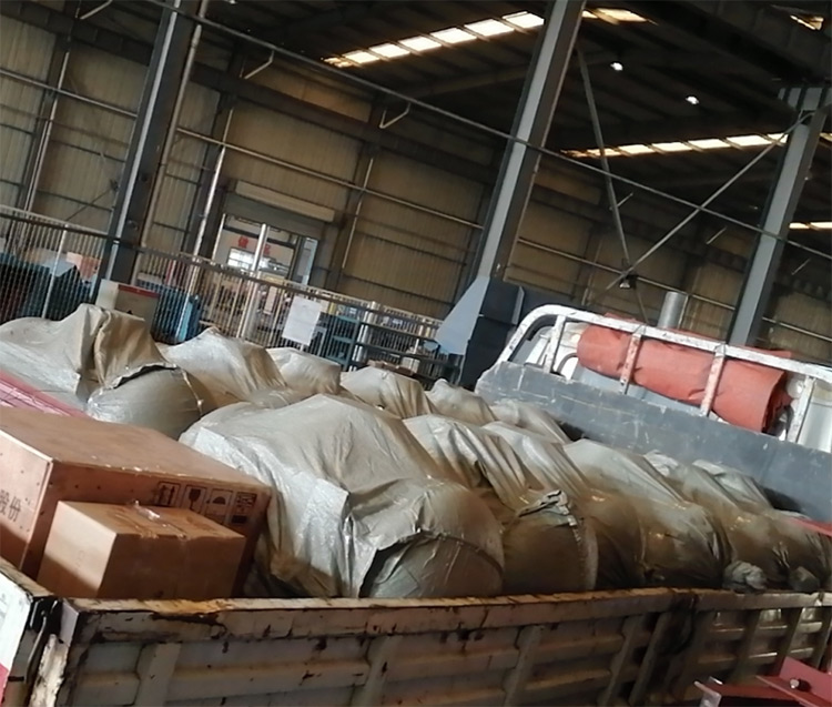 山東礦安機(jī)電生產(chǎn)的一批空氣炮發(fā)往內(nèi)蒙古烏海