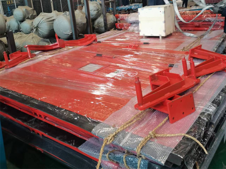 山東礦安機電生產(chǎn)的一批無壓風門裝車發(fā)貨