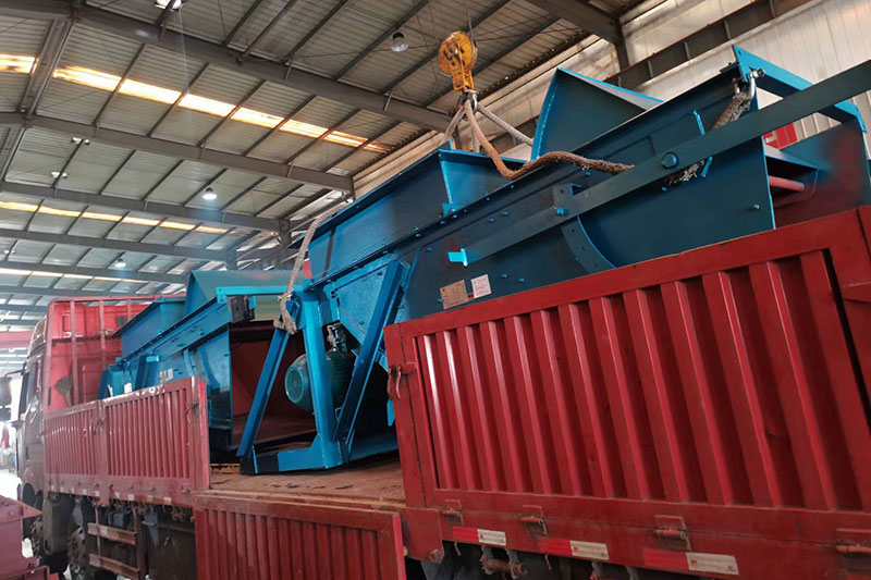 熱賣！山東礦安機(jī)電又一批往復(fù)式給煤機(jī)裝車發(fā)貨