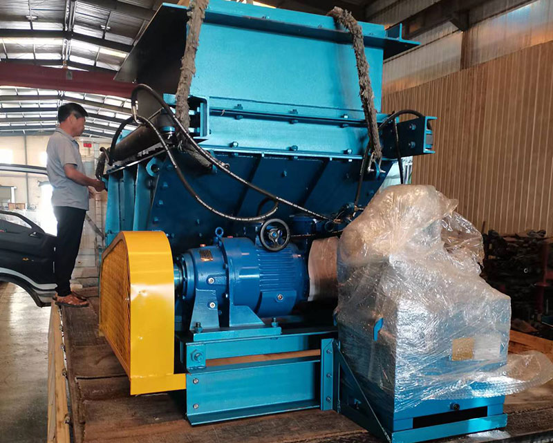 山東礦安機電自主研發(fā)生產(chǎn)的鏈帶式給煤機裝車發(fā)往陜西