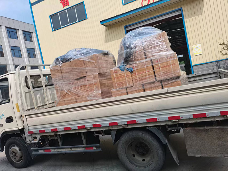 山東礦安機(jī)電生產(chǎn)的礦用自動灑水降塵裝置發(fā)貨