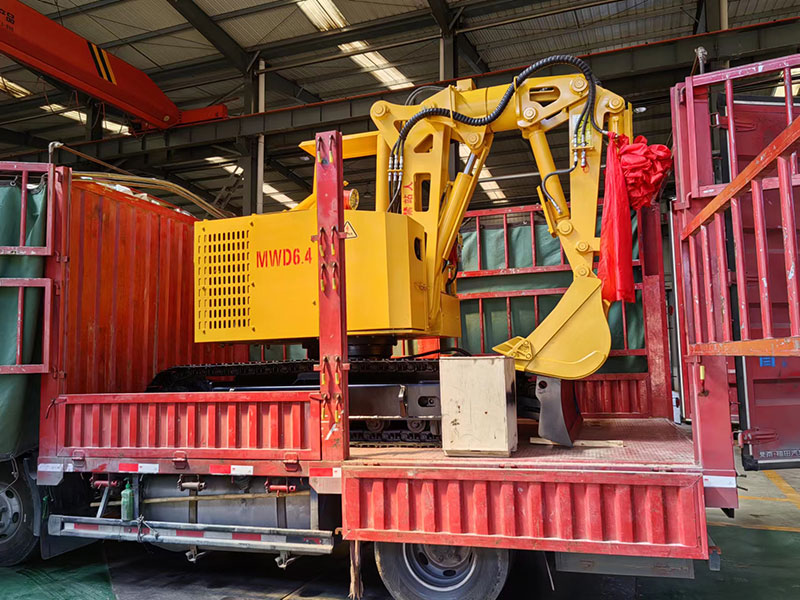 山東礦安機電自主研發(fā)生產(chǎn)的液壓挖掘機專車發(fā)貨