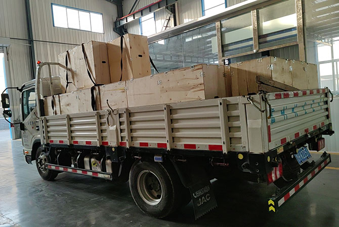 山東礦安機(jī)電一批氣動隔膜泵發(fā)貨