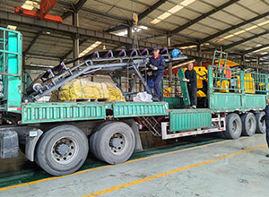 山東礦安機(jī)電有限公司生產(chǎn)的礦用扒渣機(jī)和二運(yùn)皮帶機(jī)裝車(chē)發(fā)貨