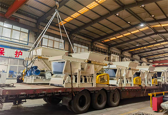 八臺帶式給煤機整裝待發(fā)！山東礦安機電產(chǎn)品再赴甘肅慶陽